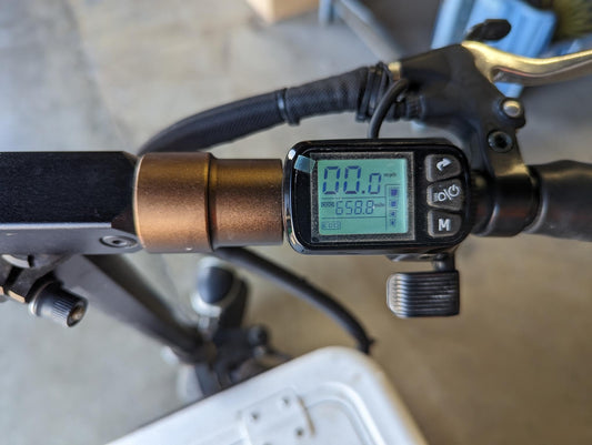 Cruzin Coolerยฎ CZHB Sport X-Li Electric Cooler Scooter