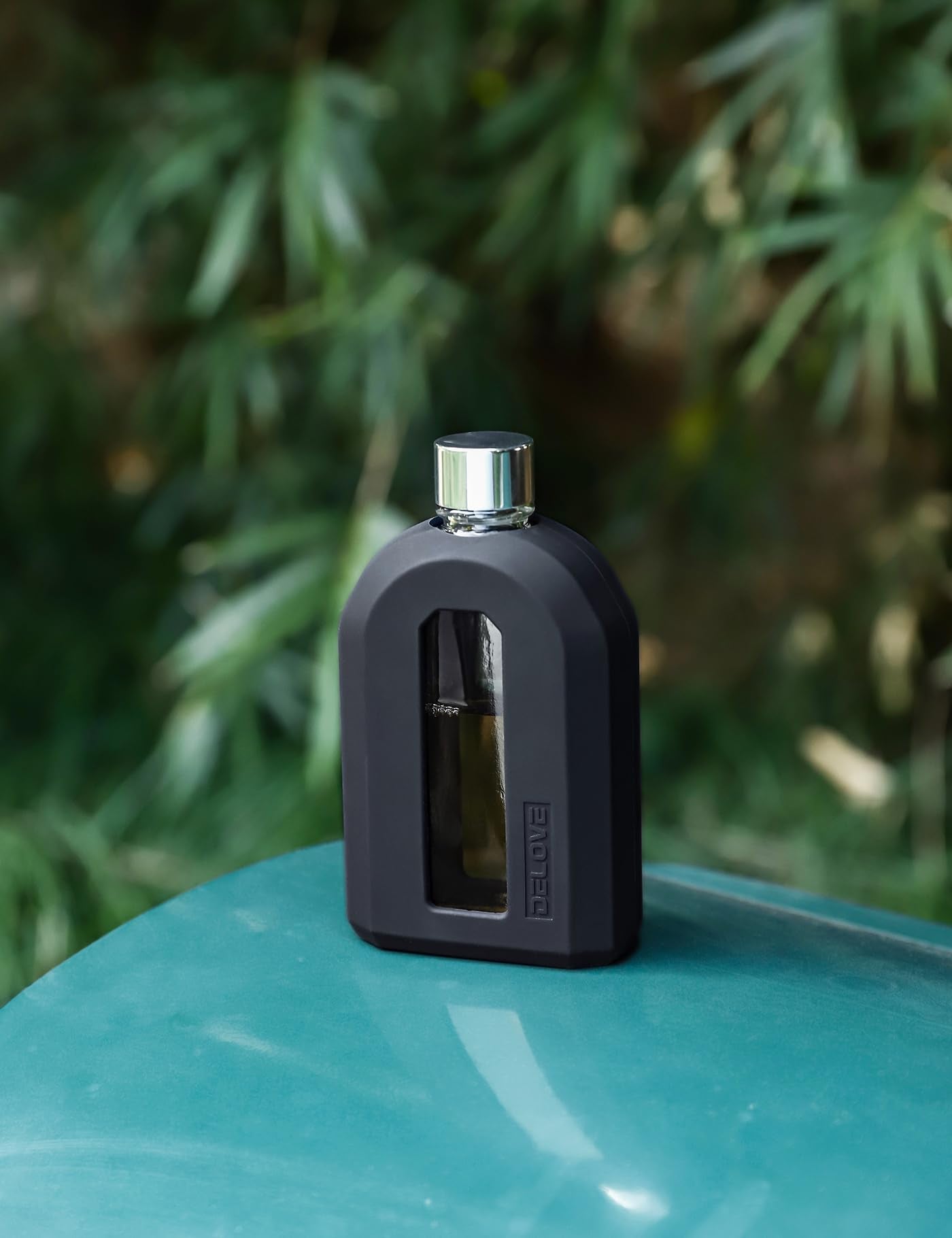 Delove Modern Glass Hip Flask with Silicone Sleeve