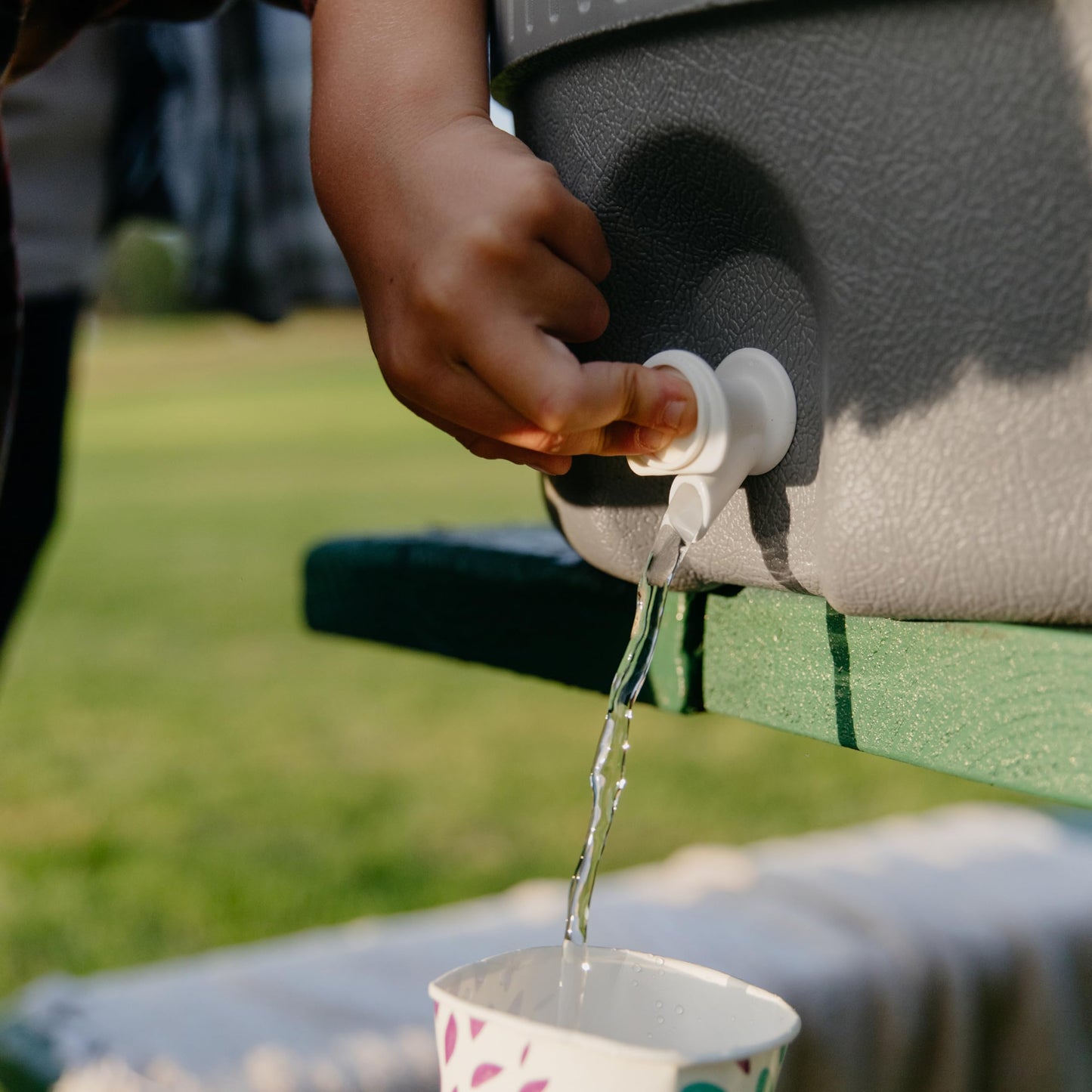 Igloo 5 Gallon Portable Sports Cooler Water Beverage Dispenser