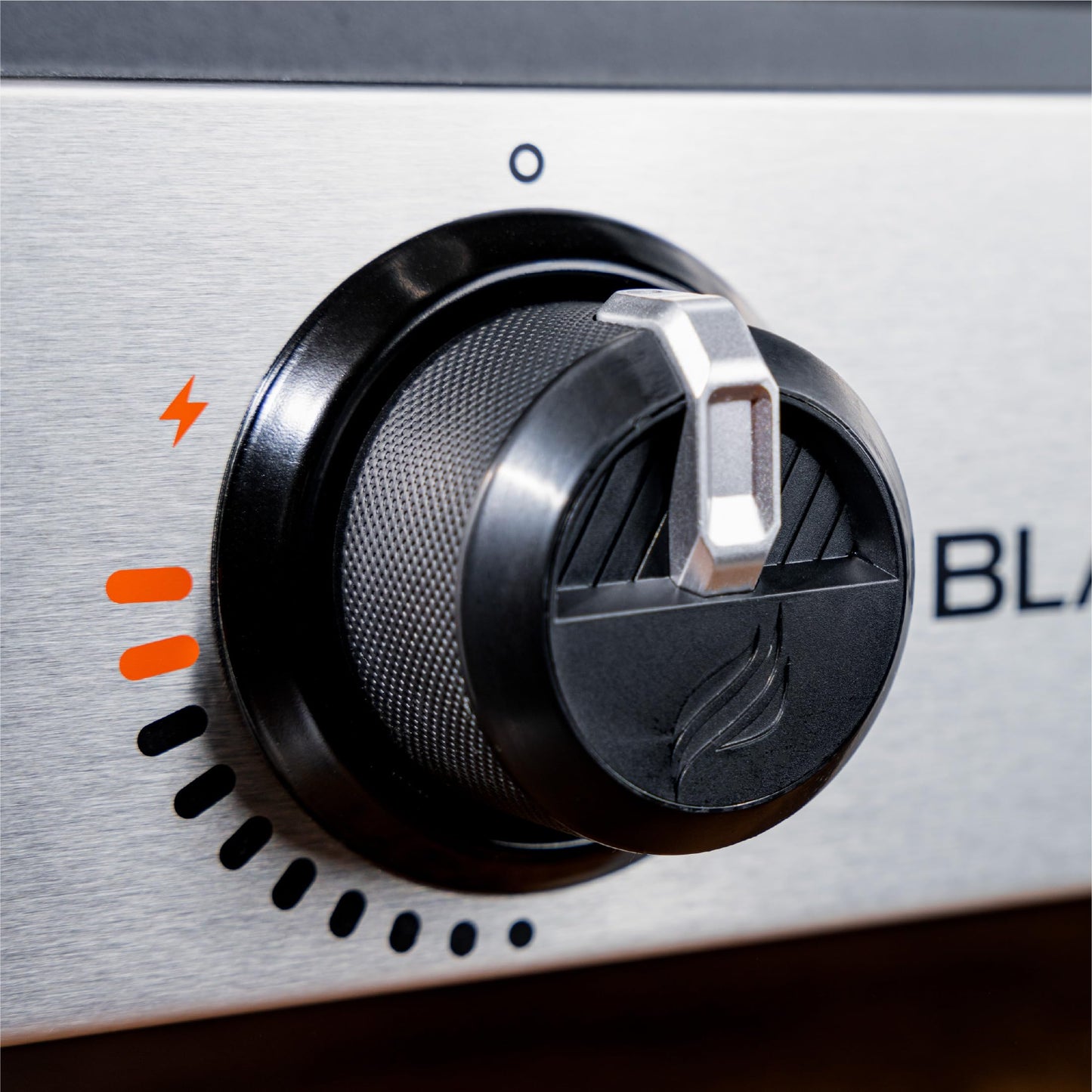 Blackstone 1666 22” Tabletop Griddle with Stainless Steel Faceplate