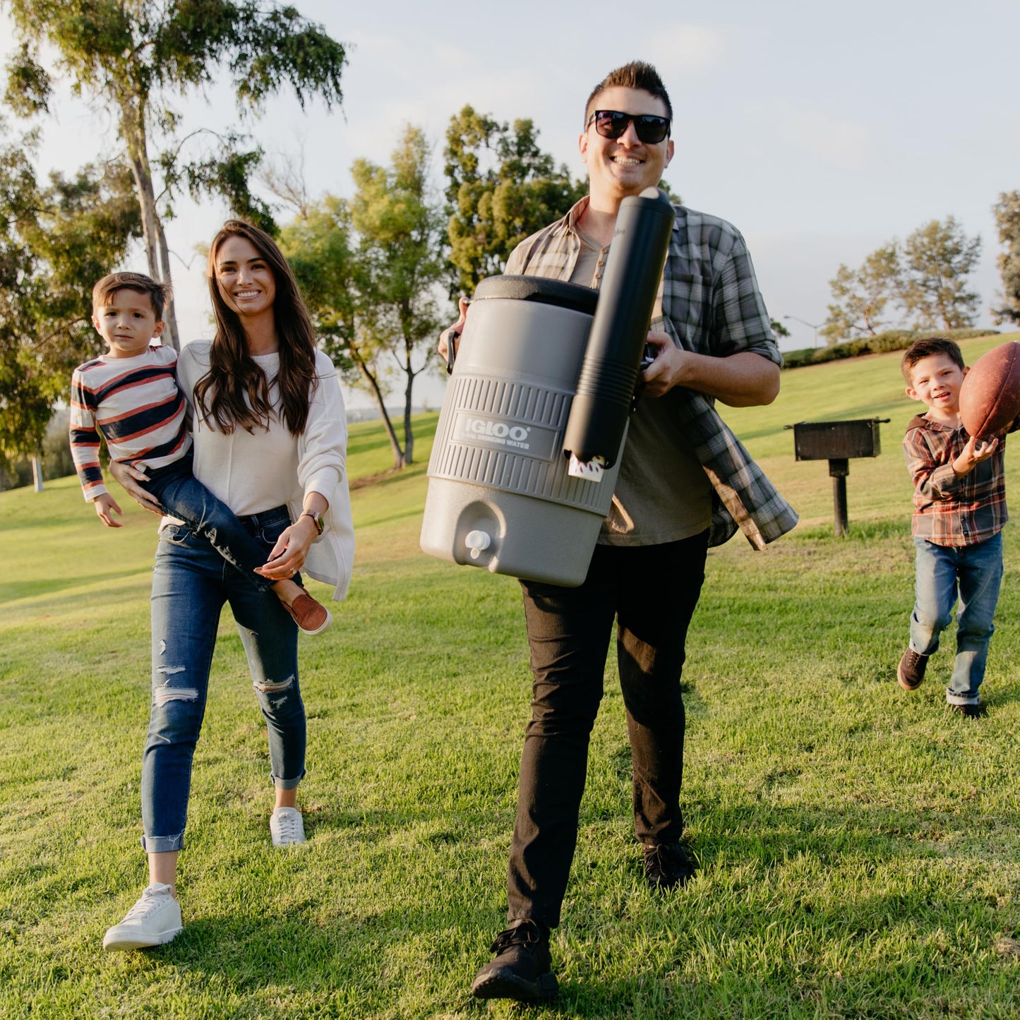 Igloo 5 Gallon Portable Sports Cooler Water Beverage Dispenser